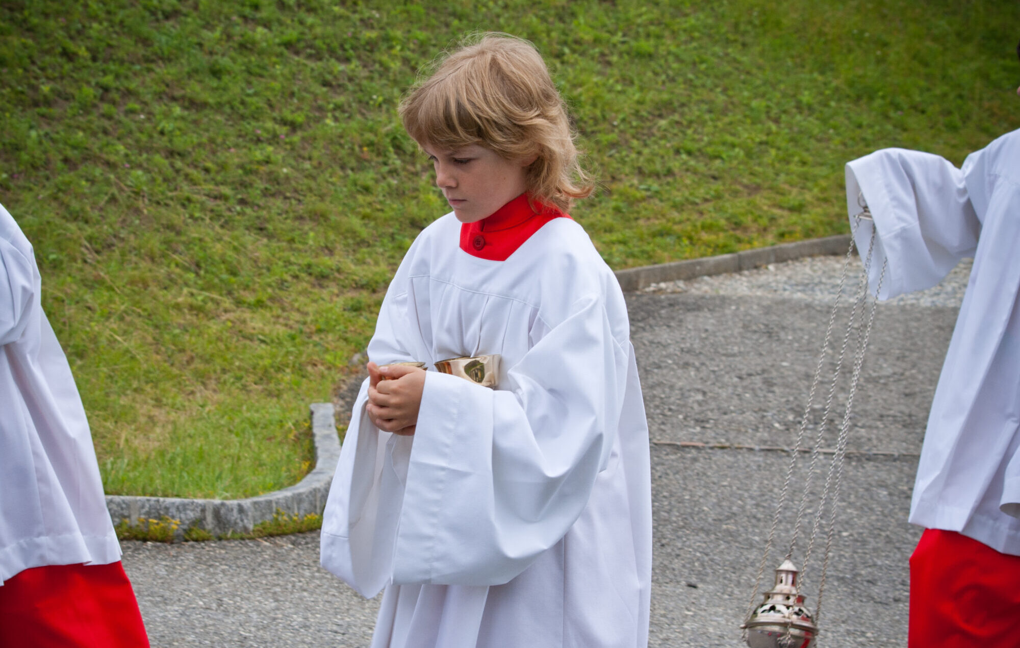 Altar Server Accidentally Flips Back to Ash Wednesday—Plunges Parish Back into 40 Days of Penance
